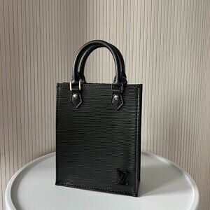 Louis Vuitton Epi Leather Sac Plat Petit